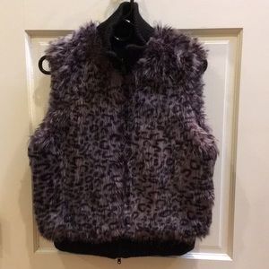 Faux Fur leopard like print zip up vest.  See Measurements for Size.